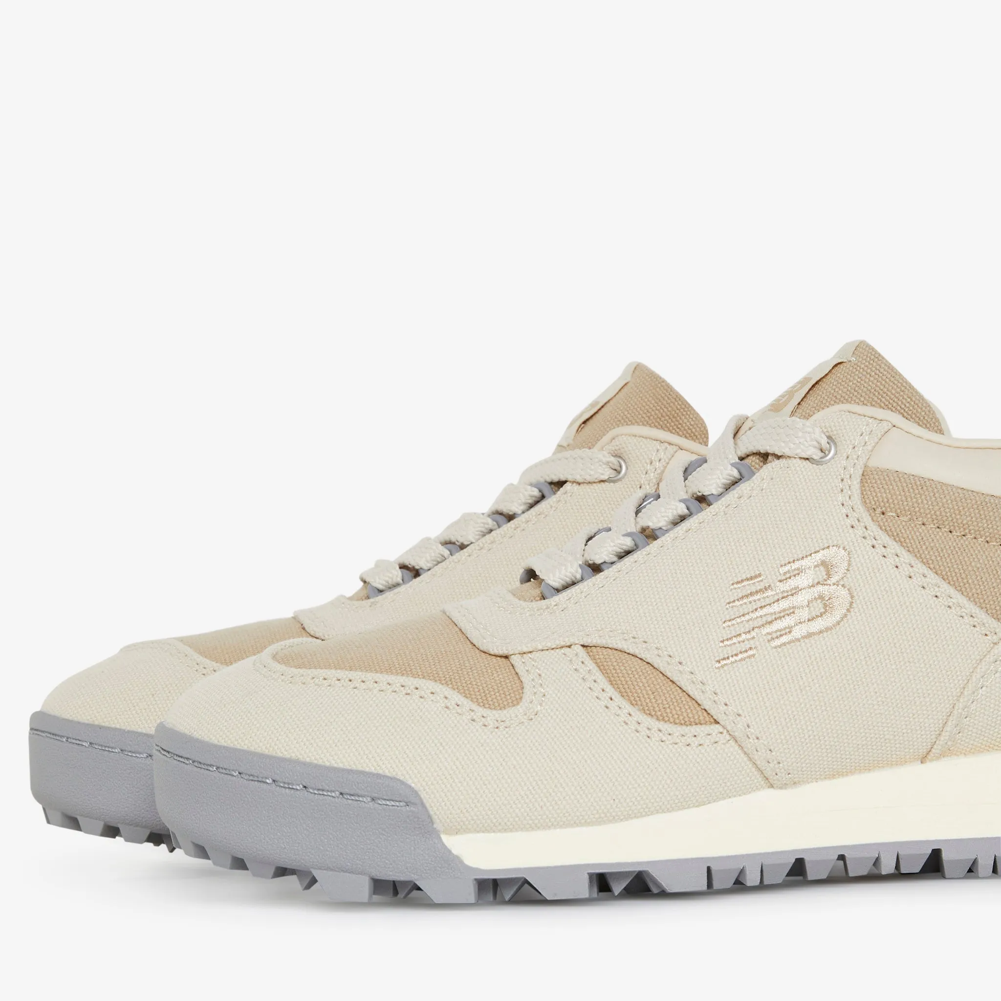 Rainier Low Sandstone | Incense | Team Away Grey Reactive Cushioning