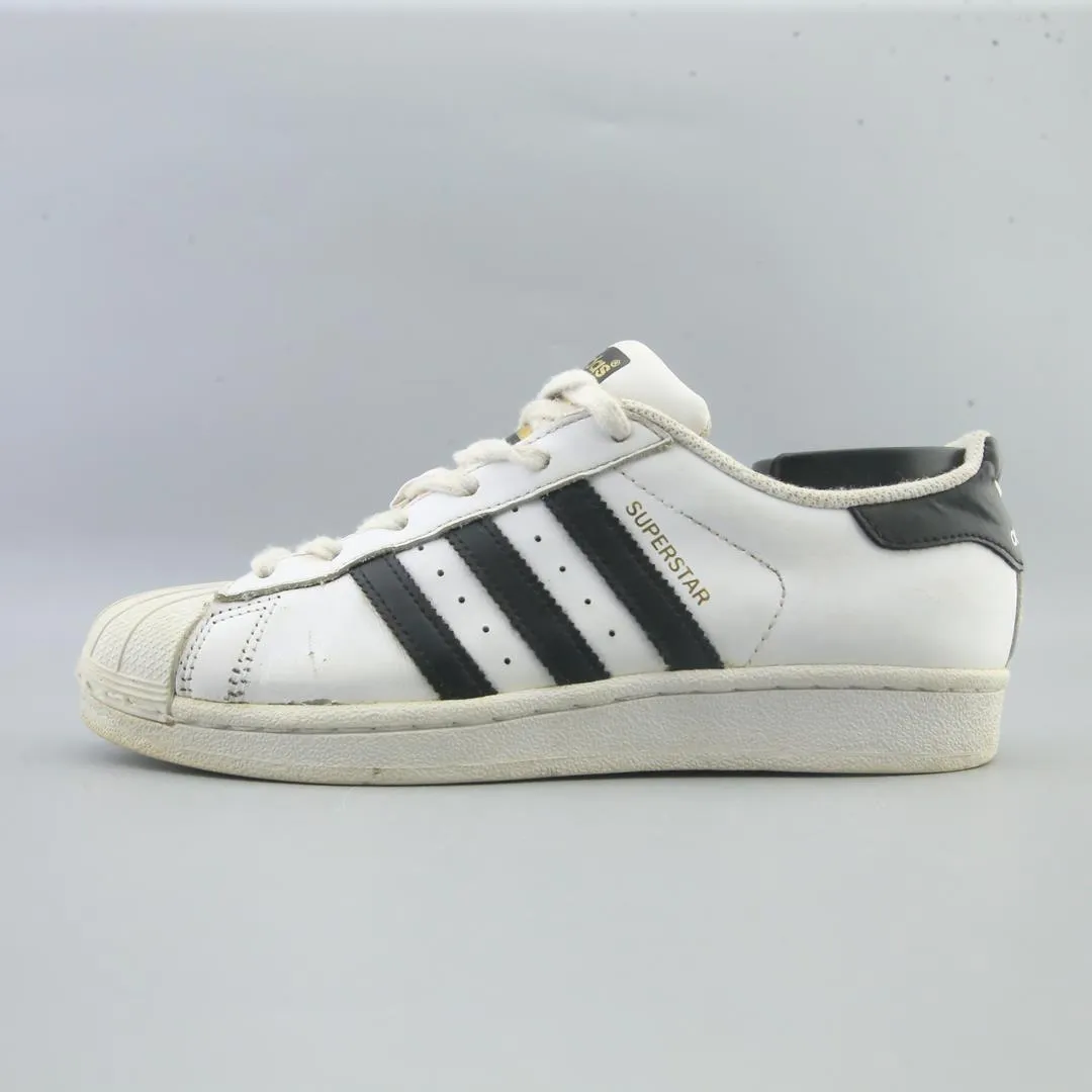ADIDAS SUPERSTAR Light   weight   design Weekend Style