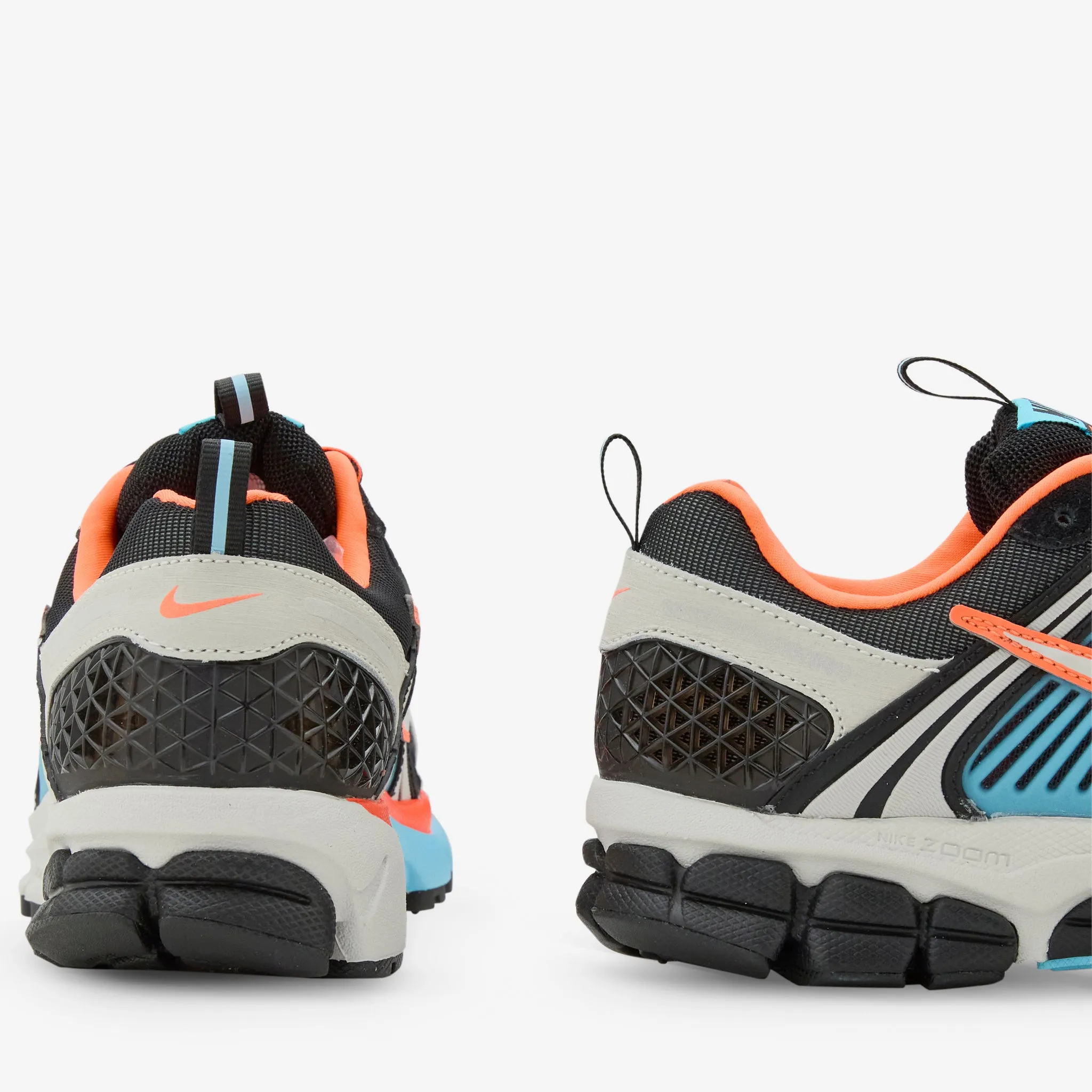 Women's Zoom Vomero 5 Premium Black | Light Bone | Blue Gaze | Total Orange Endurance Ready All-weather lining