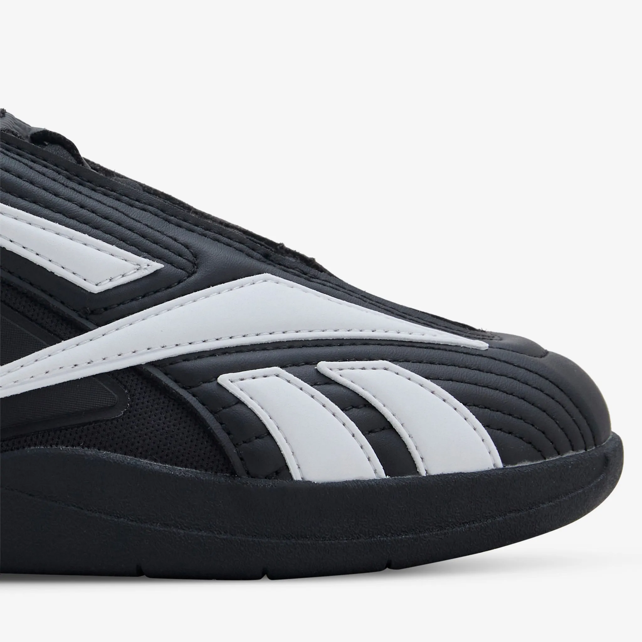 Hammer Pro LTD Black | White CanvasMaterial