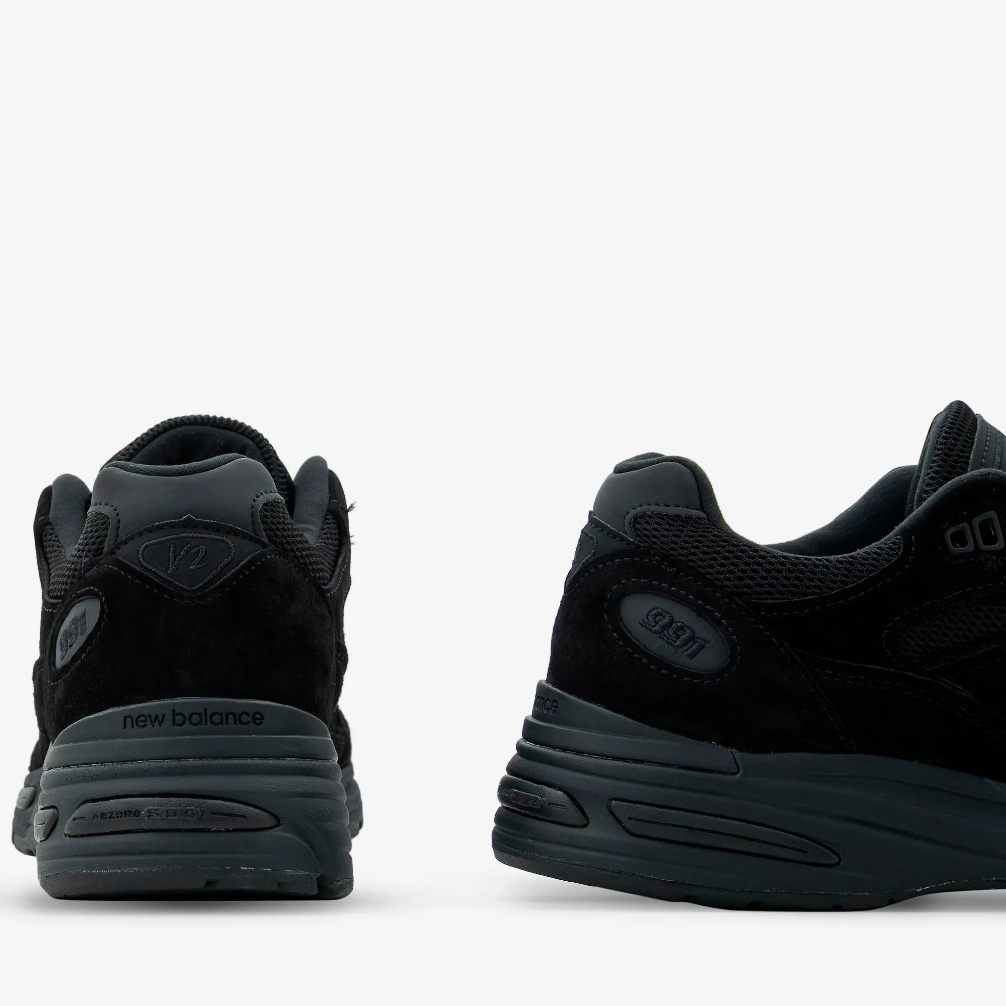 Made in UK 991v2 Black Bus Hop