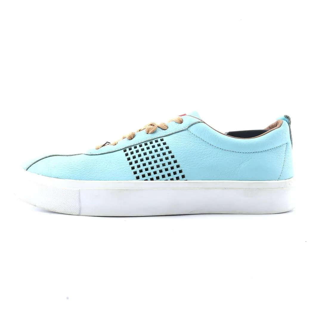 SAVALE . Meet Walk Outdoor Comfort