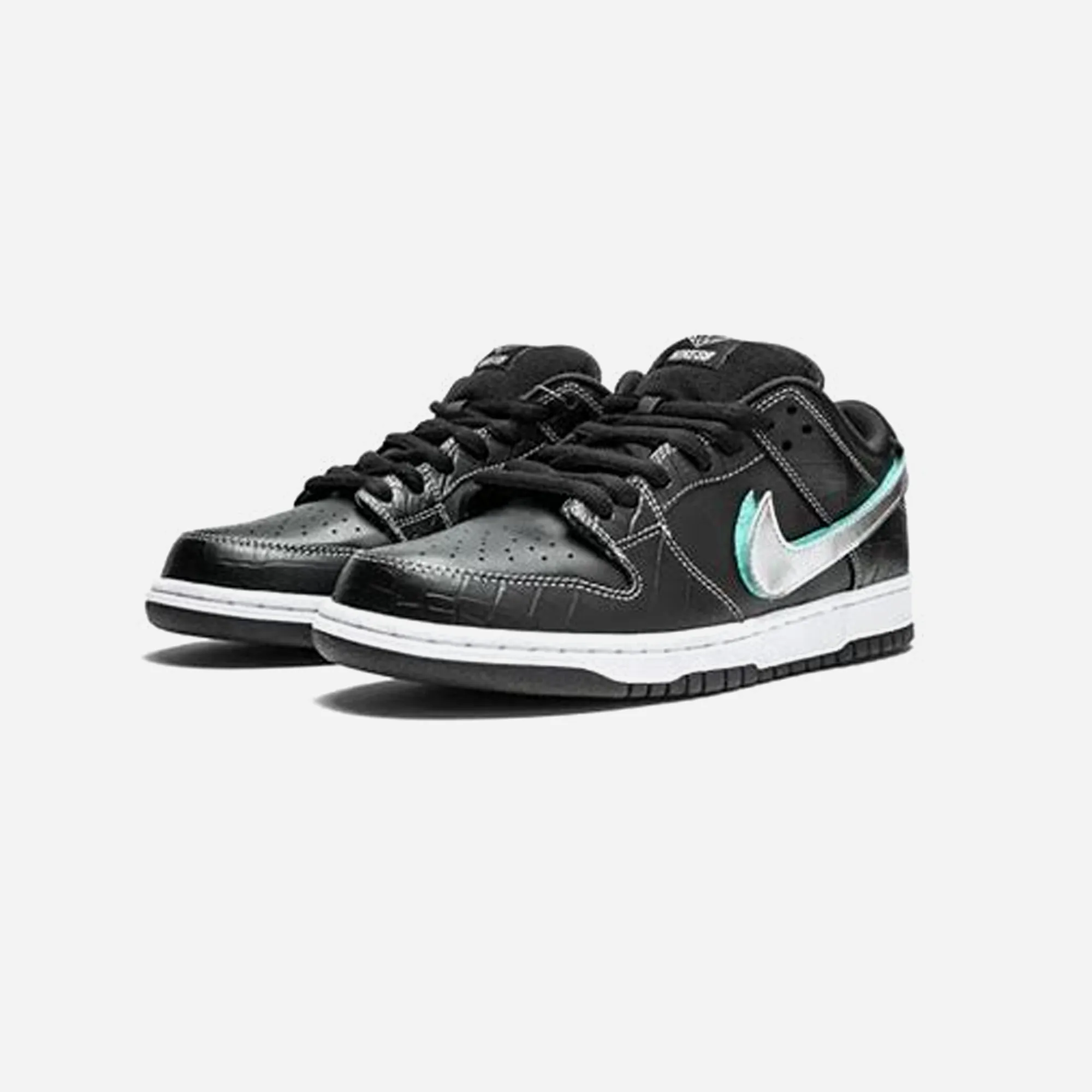 SB DUNK LOW DIAMOND SUPPLY CO. BLACK DIAMOND Gym Shoes Durable Outsole Construction