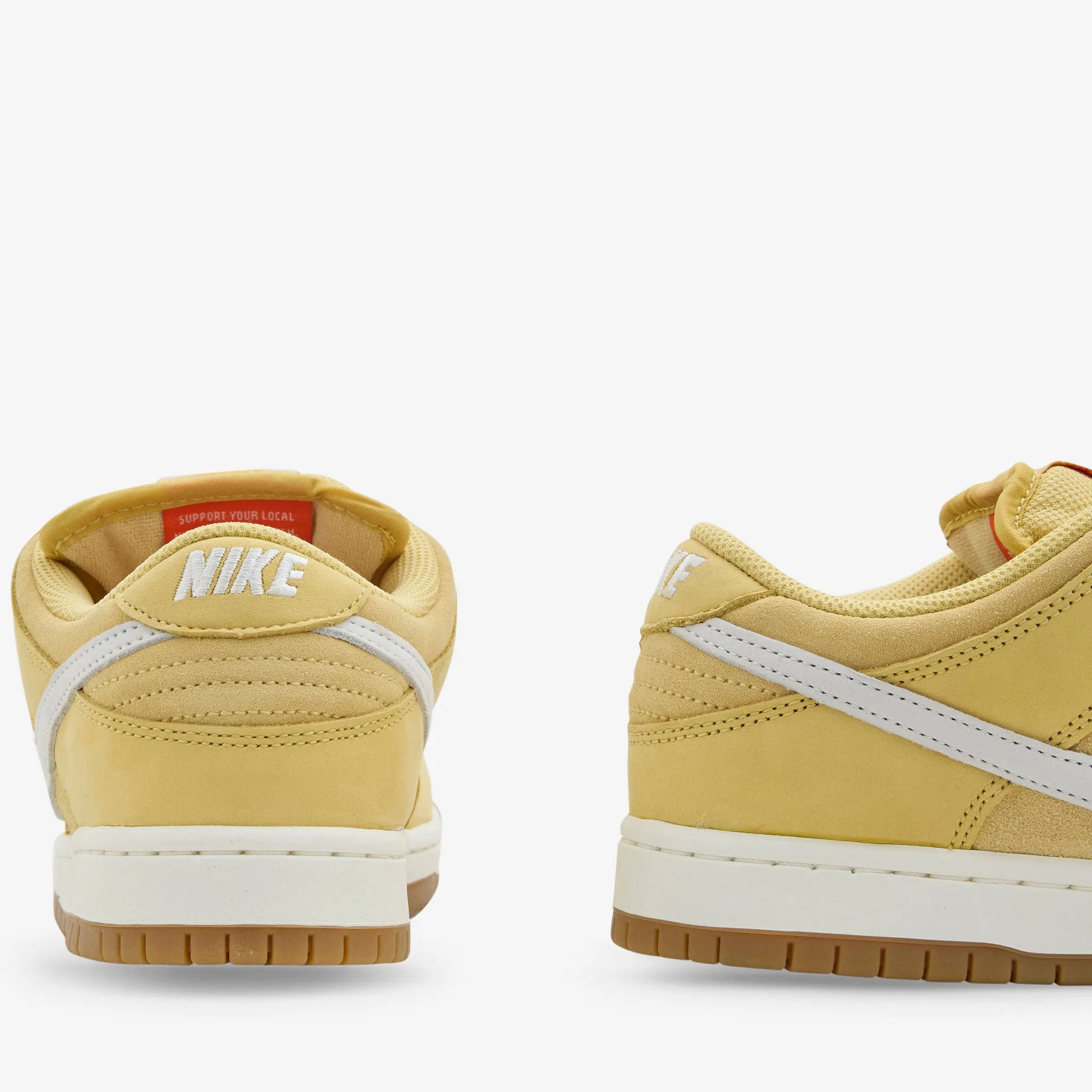 SB Dunk Low Pro Saturn Gold | Saturn Gold | Solar Flare | Sail Sleek Wear Foot Hug