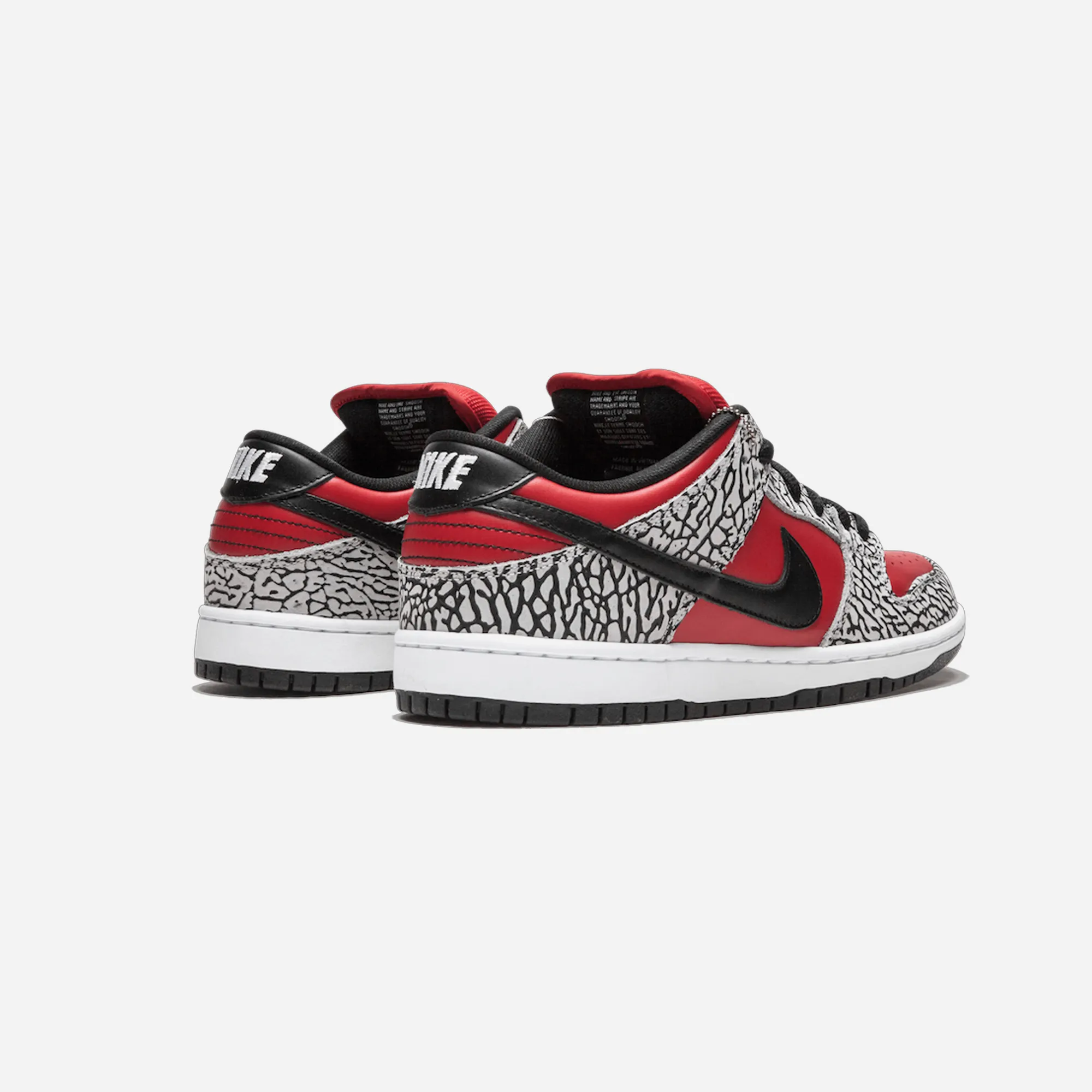 SB DUNK LOW SUPREME RED CEMENT LightweightDesign