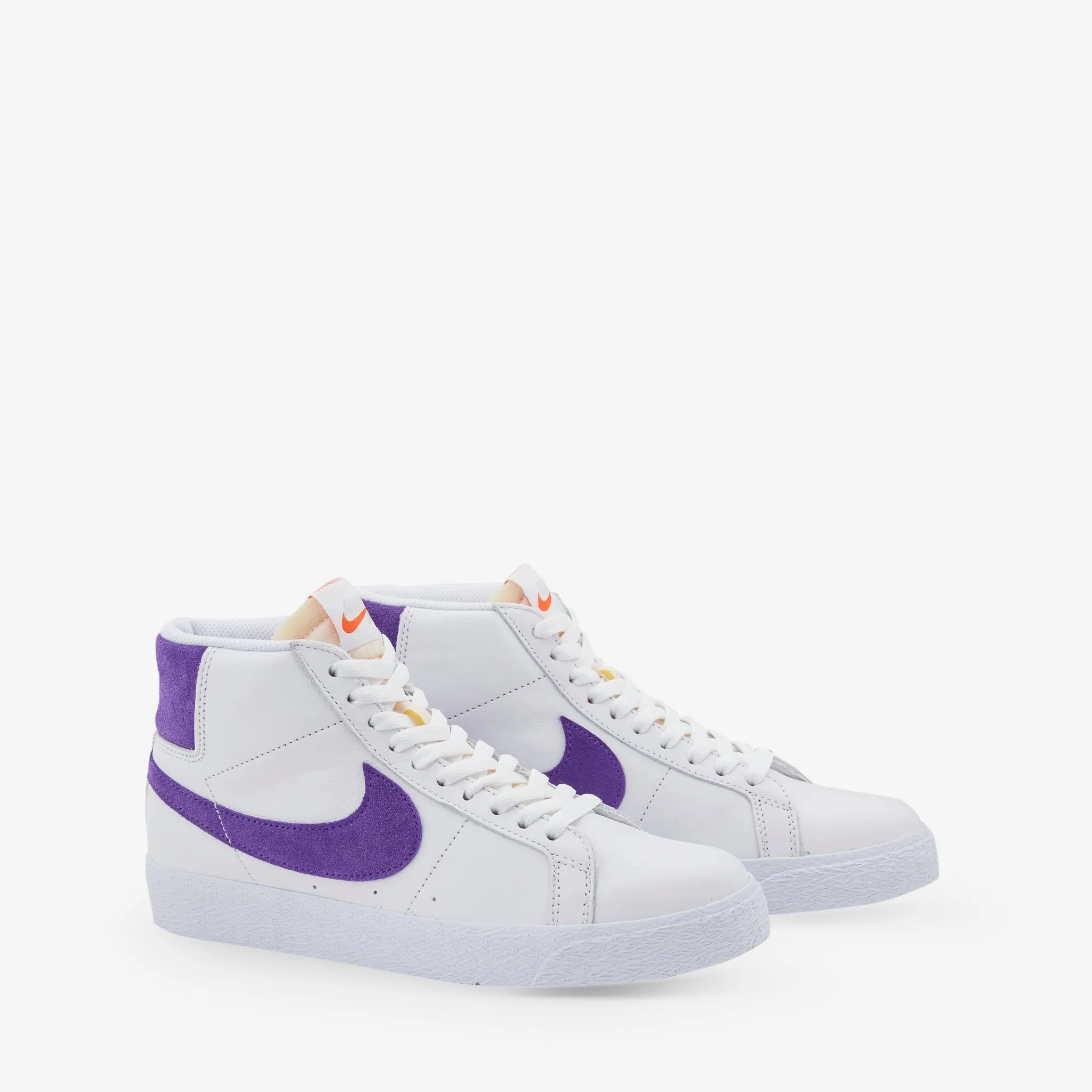 Tea Run Fashion-Forward Look SB Zoom Blazer Mid White | Court Purple | White | Gum Light Brown