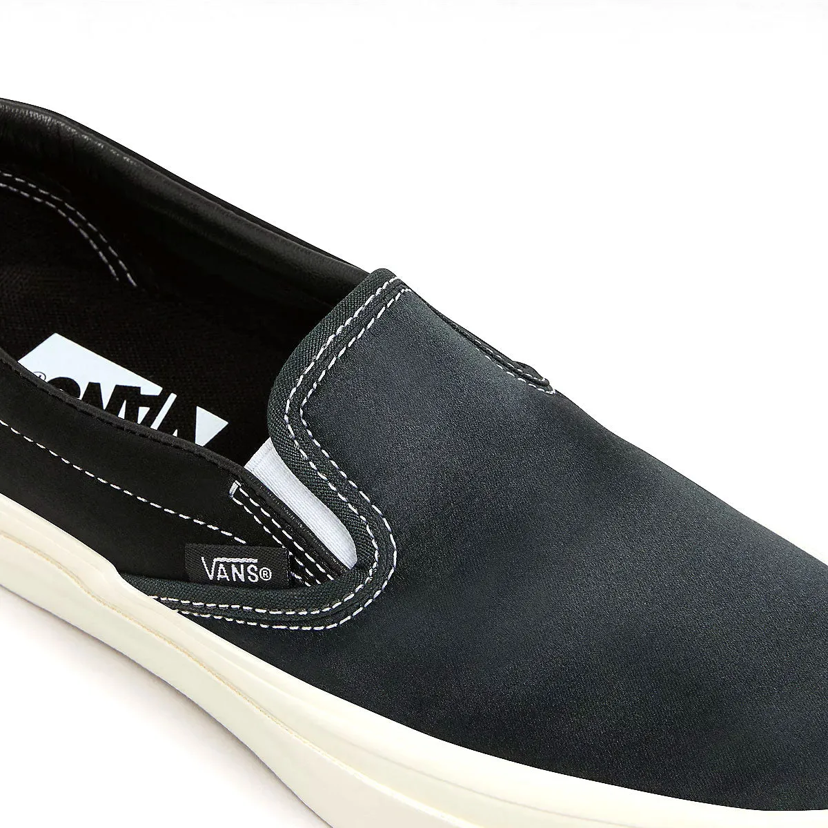Slip-on 98 'Satin Jet Black' Foot Ease Pond Walk