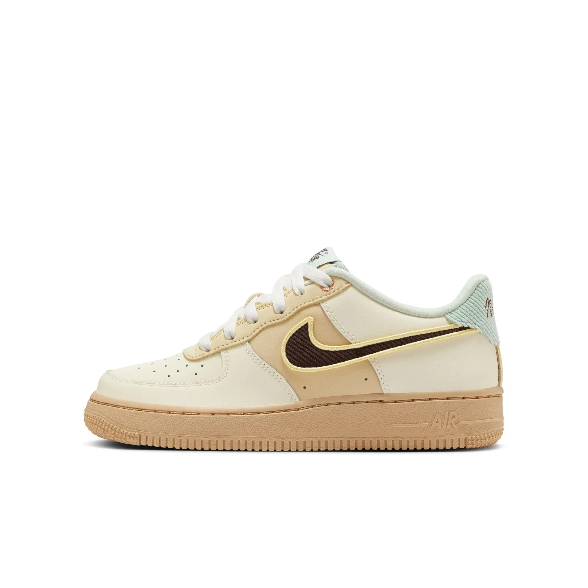 photo shoot Best Seller Air Force 1 LV8 (GS)
