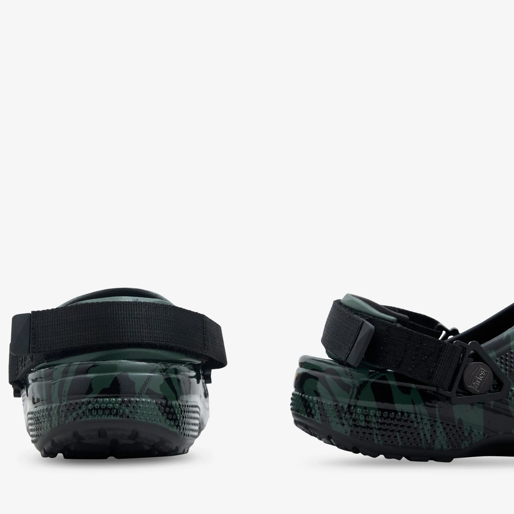 Fashion Ease Urban Moodwear Crocs x Classic Clog Black