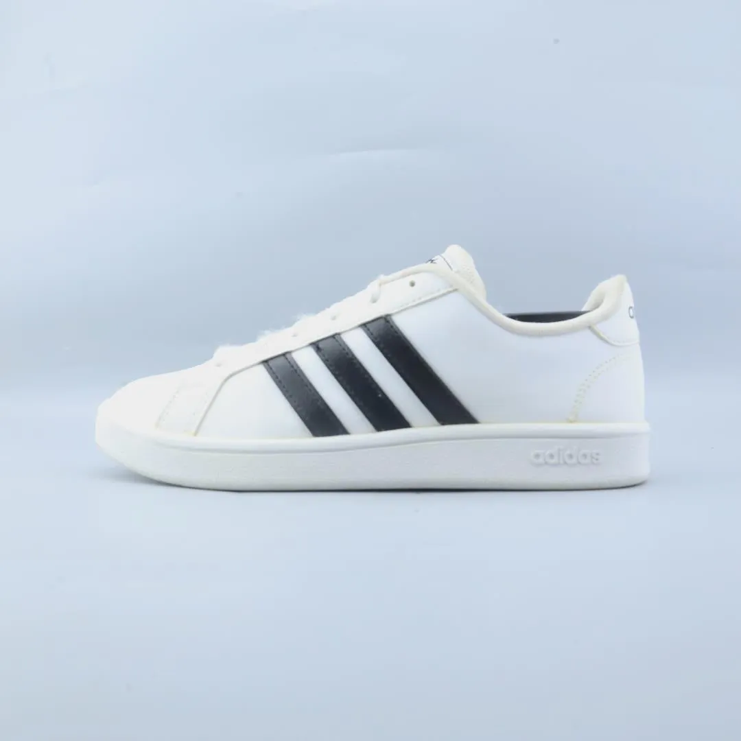 Classic Design ADIDAS GRAND COURT BASE