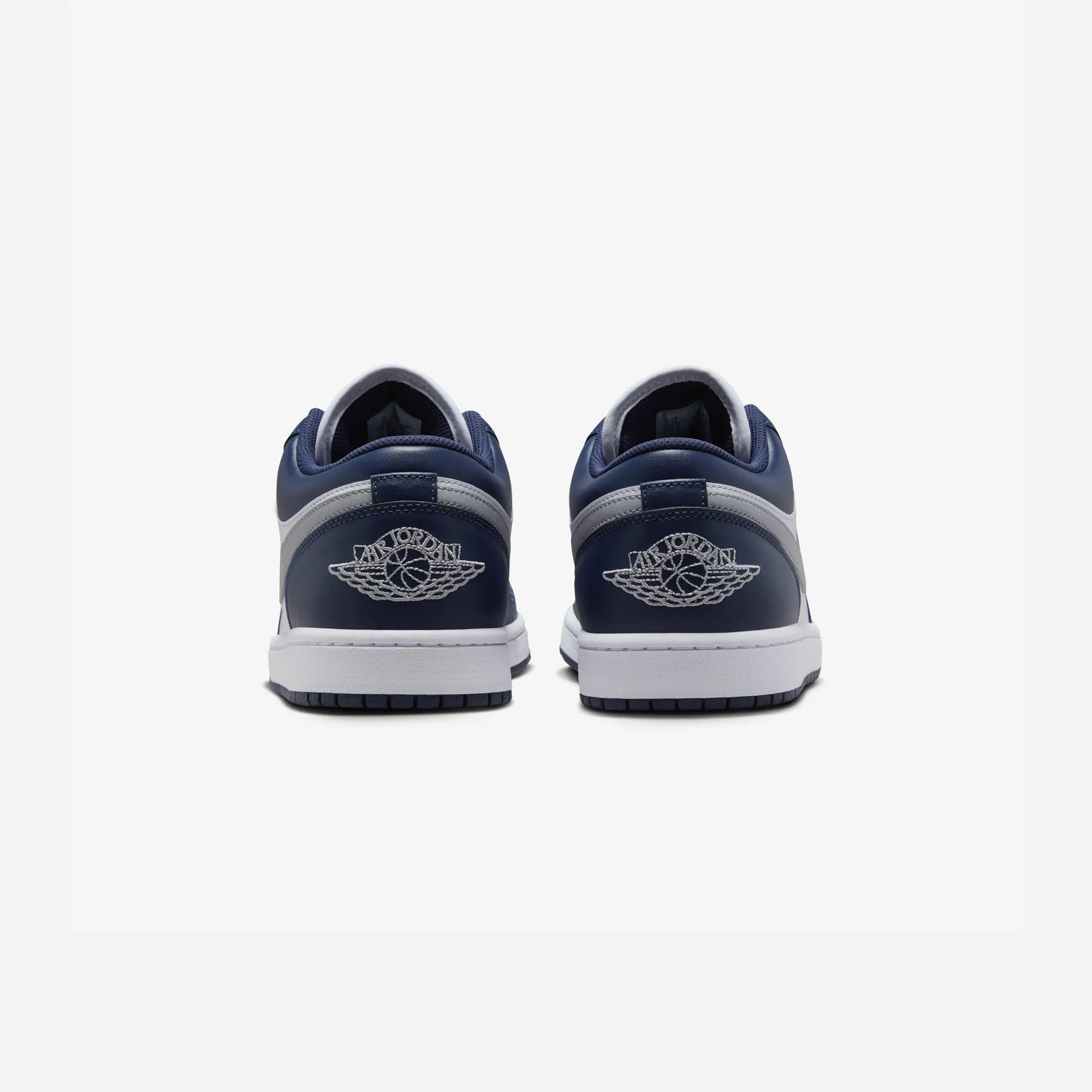 Chill Vibe Step Smart Nike Air Jordan 1 Low Midnight Navy