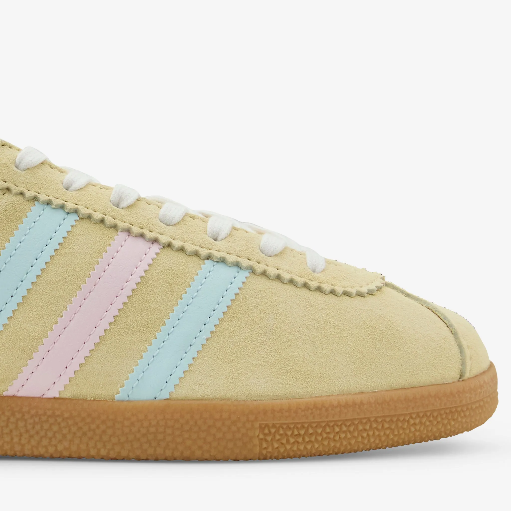 Koln 24 Almost Yellow | Almost Blue | Clear Pink Grounded Steps