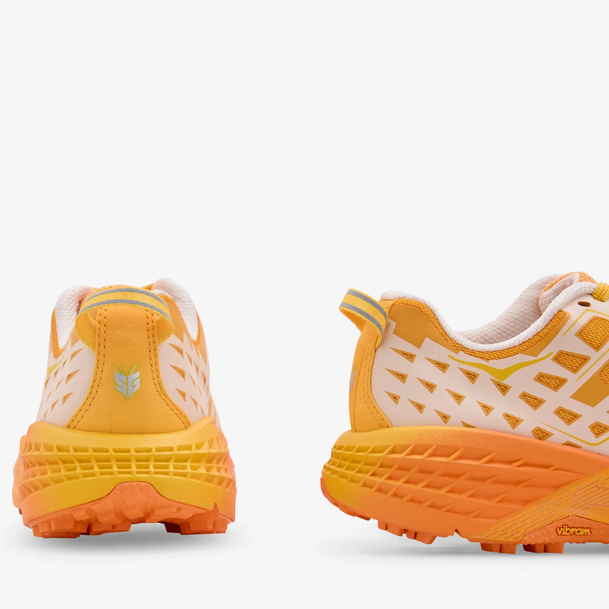 City Adventure subtle style Speedgoat 2 Low Dawn Light | Sun Coral