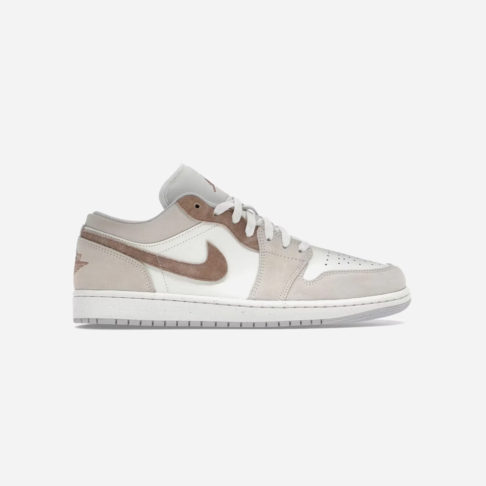 Weekend Trail Step Ready Nike Air Jordan 1 Low Legend Light Brown