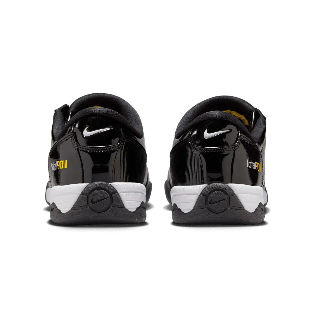 Total 90 III 'Black White' Game Fit City Run