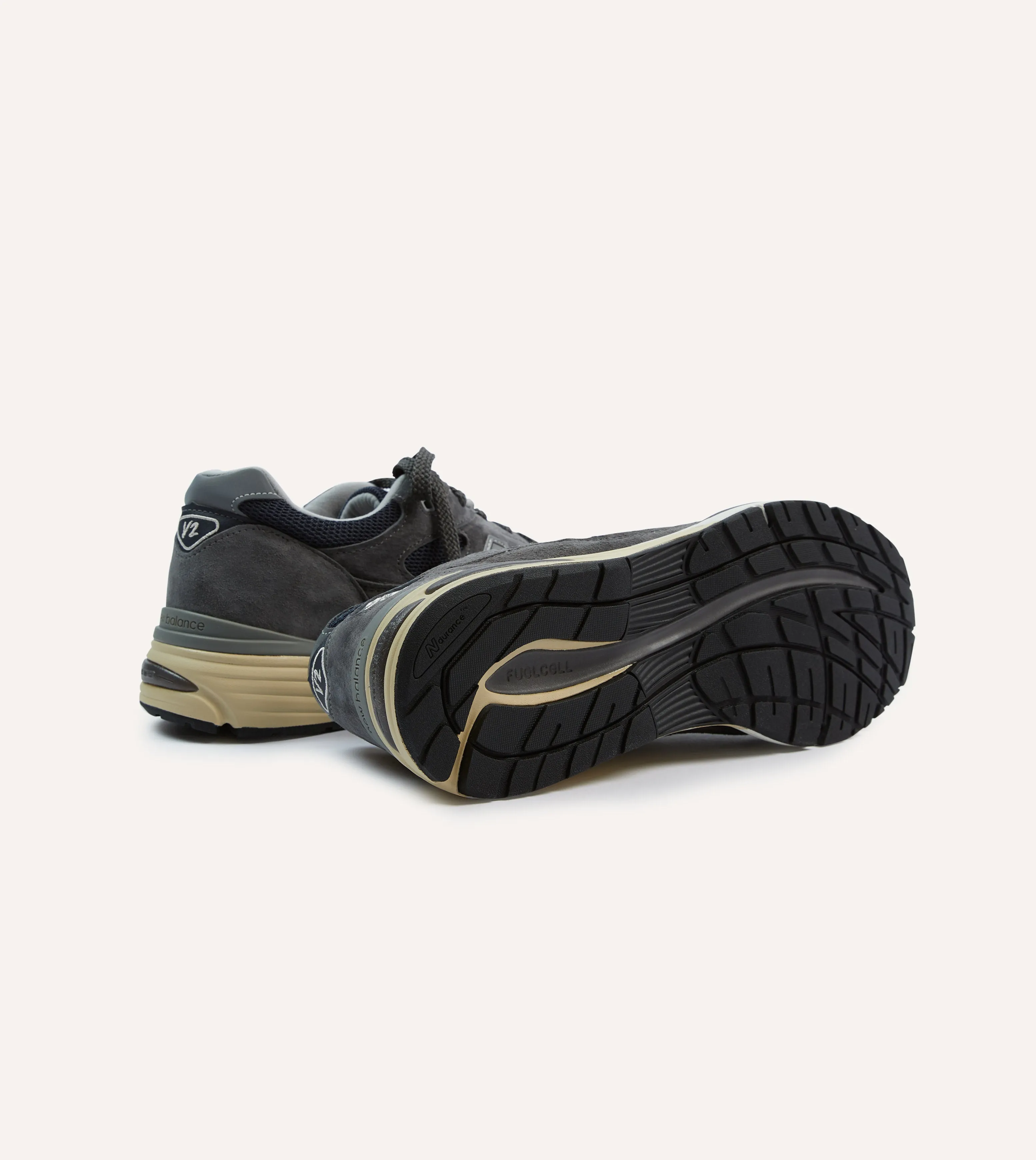Ultra-soft shock absorption stylish user New Balance Dark Gull Grey Made in UK 991v2 Trainers