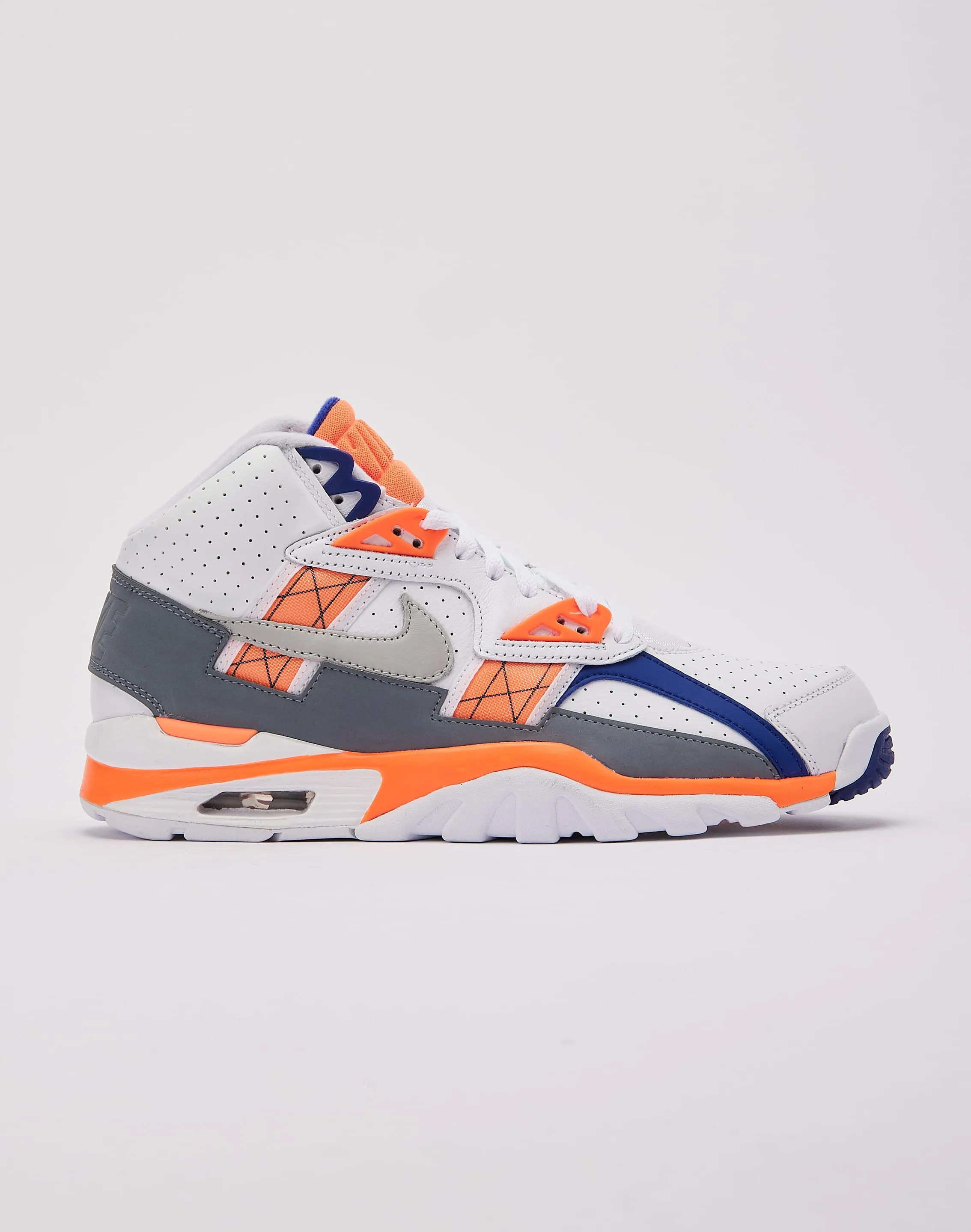 least slip-resistant basketball players' support Nike Air Trainer SC High