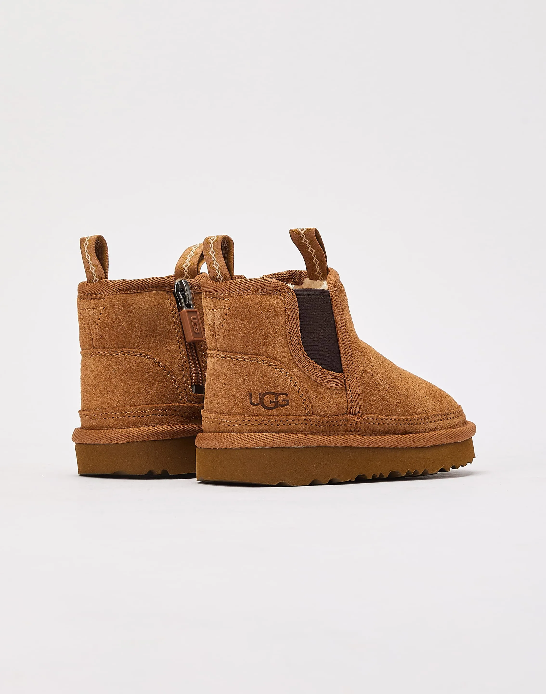 Relaxed Look UGG Neumel Chelsea Boots Toddler