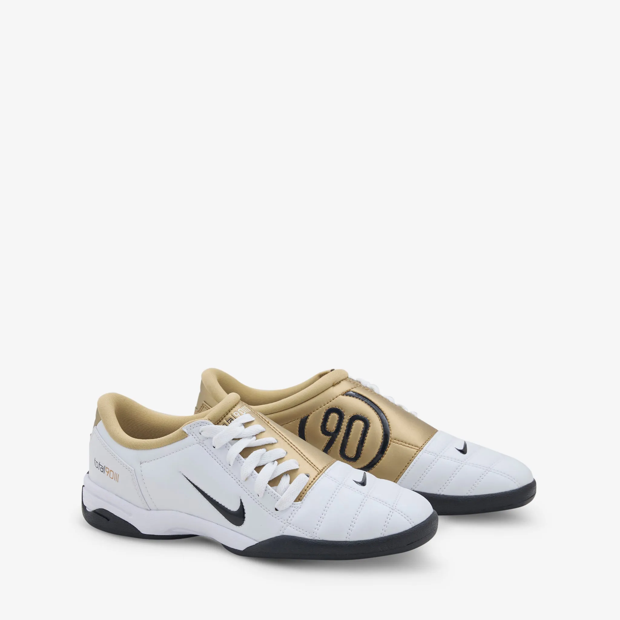 ShockAbsorbingSole Built For Walk Total 90 White | Black | Metallic Gold