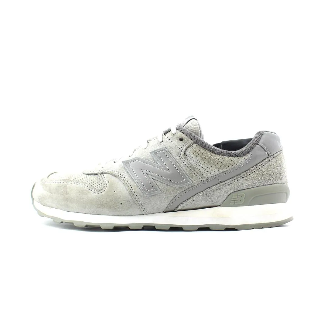 Chic Accent Indoor Walk NEW BALANCE 696