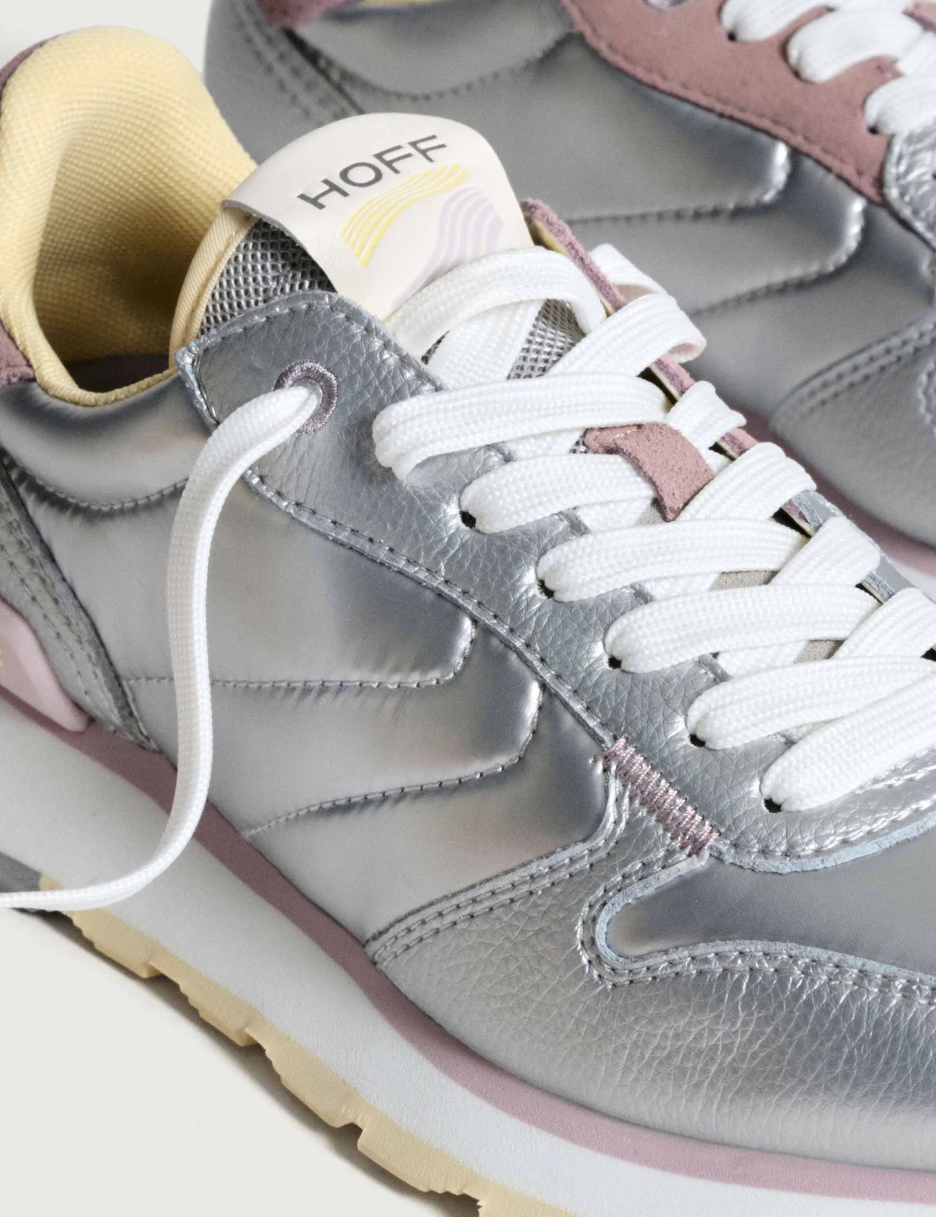 Track & Field - Tiryns Flexible Midsole Design Ease of Use
