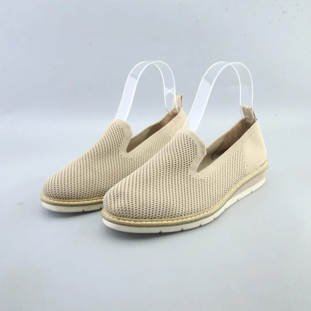 Canvas Upper Sleek Look KELLY & KATIE .