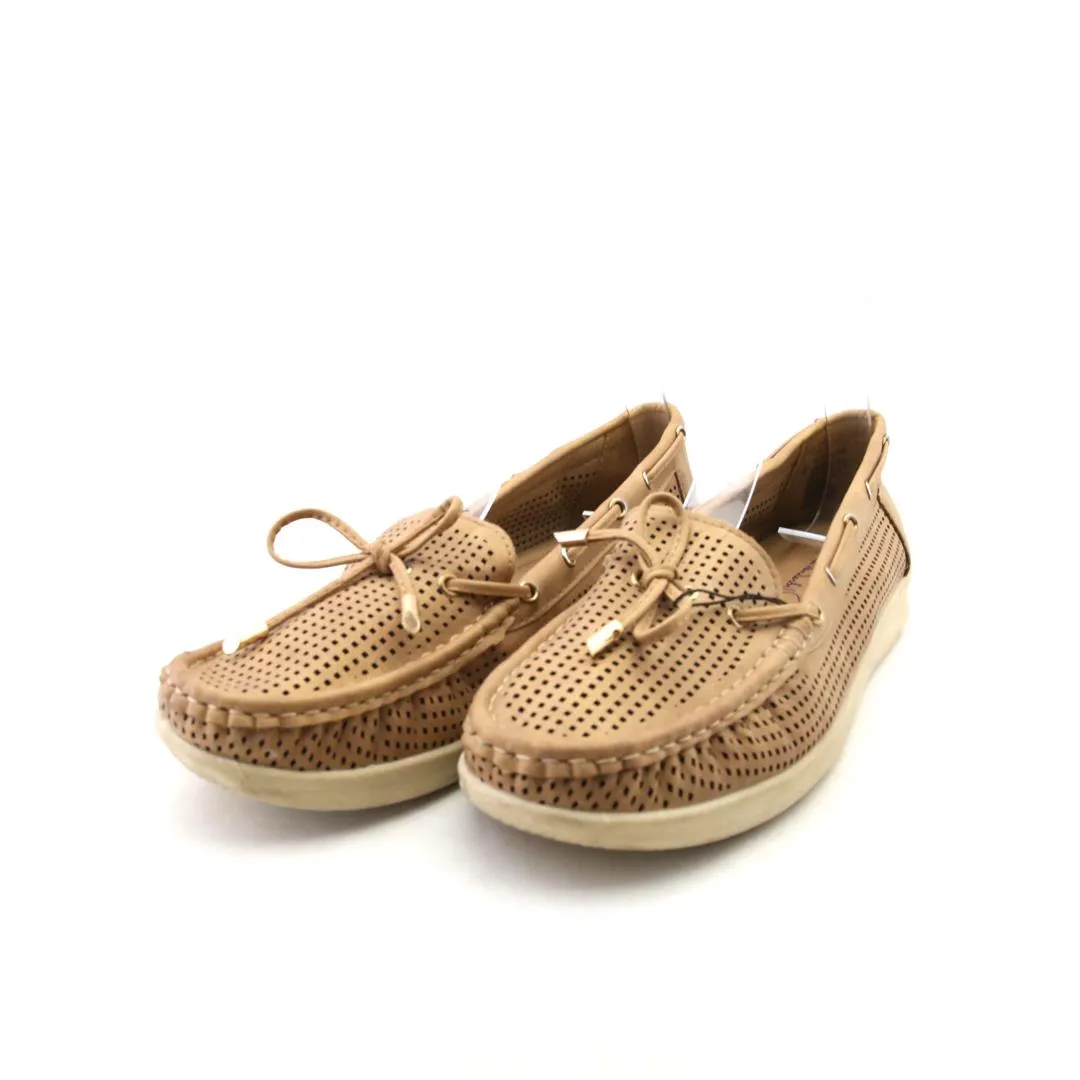 Vine Step Sleek Look GLORIA VANDERBILT .