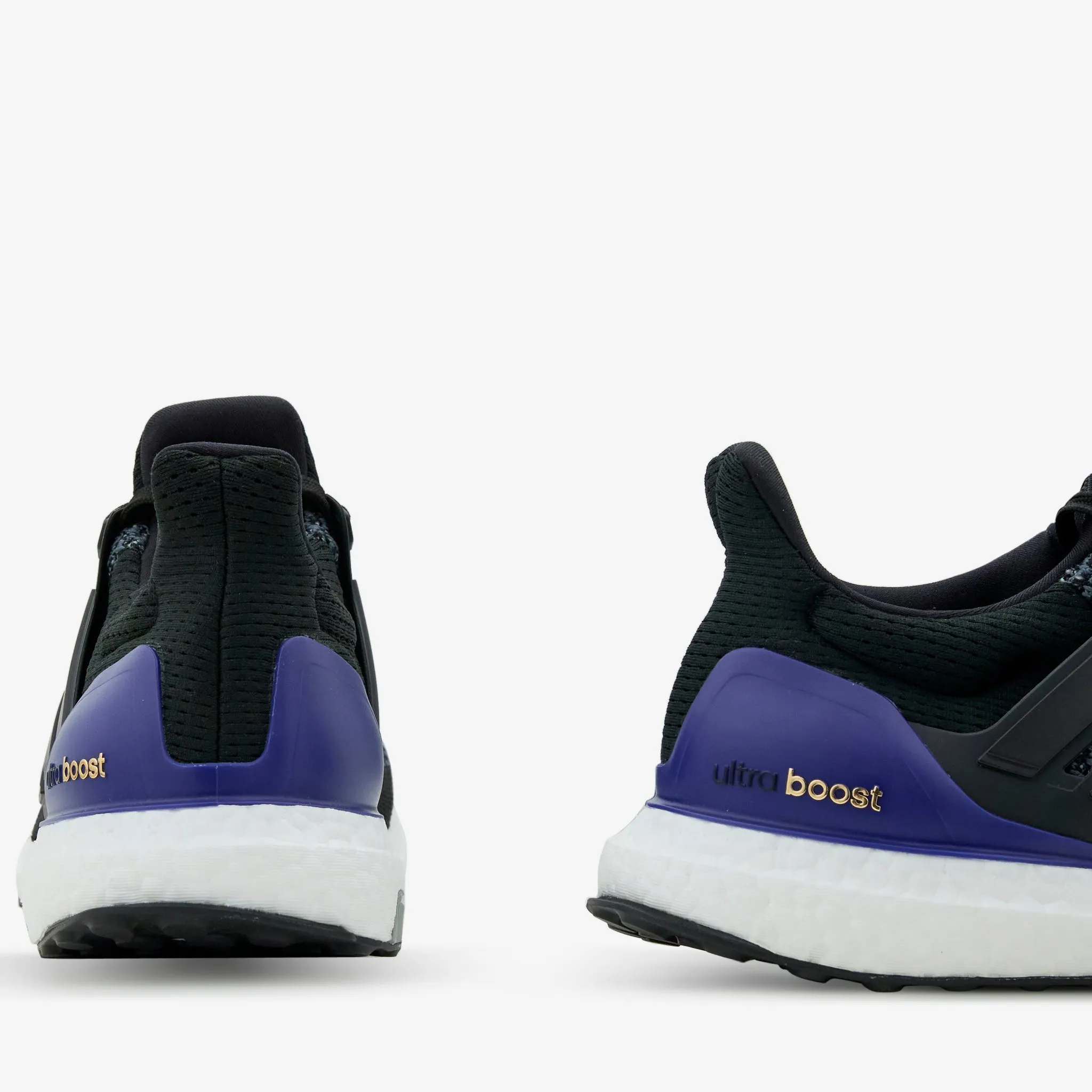 UltraBoost Core Black | Core Black | Gold Metallic Steady Pace Soft Cushioned Upper