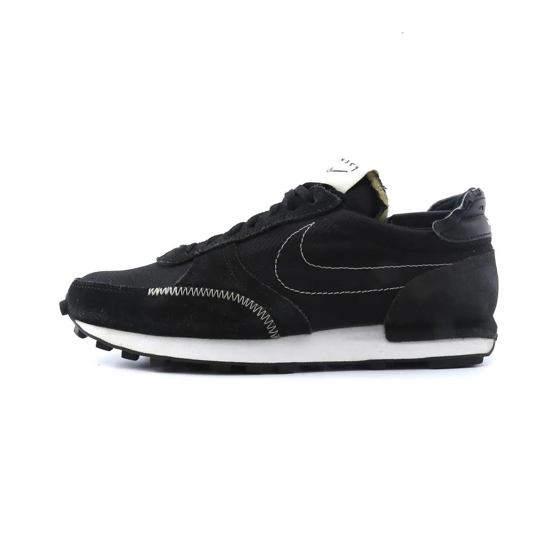 NIKE DAYBREAK TYPE Step Relief