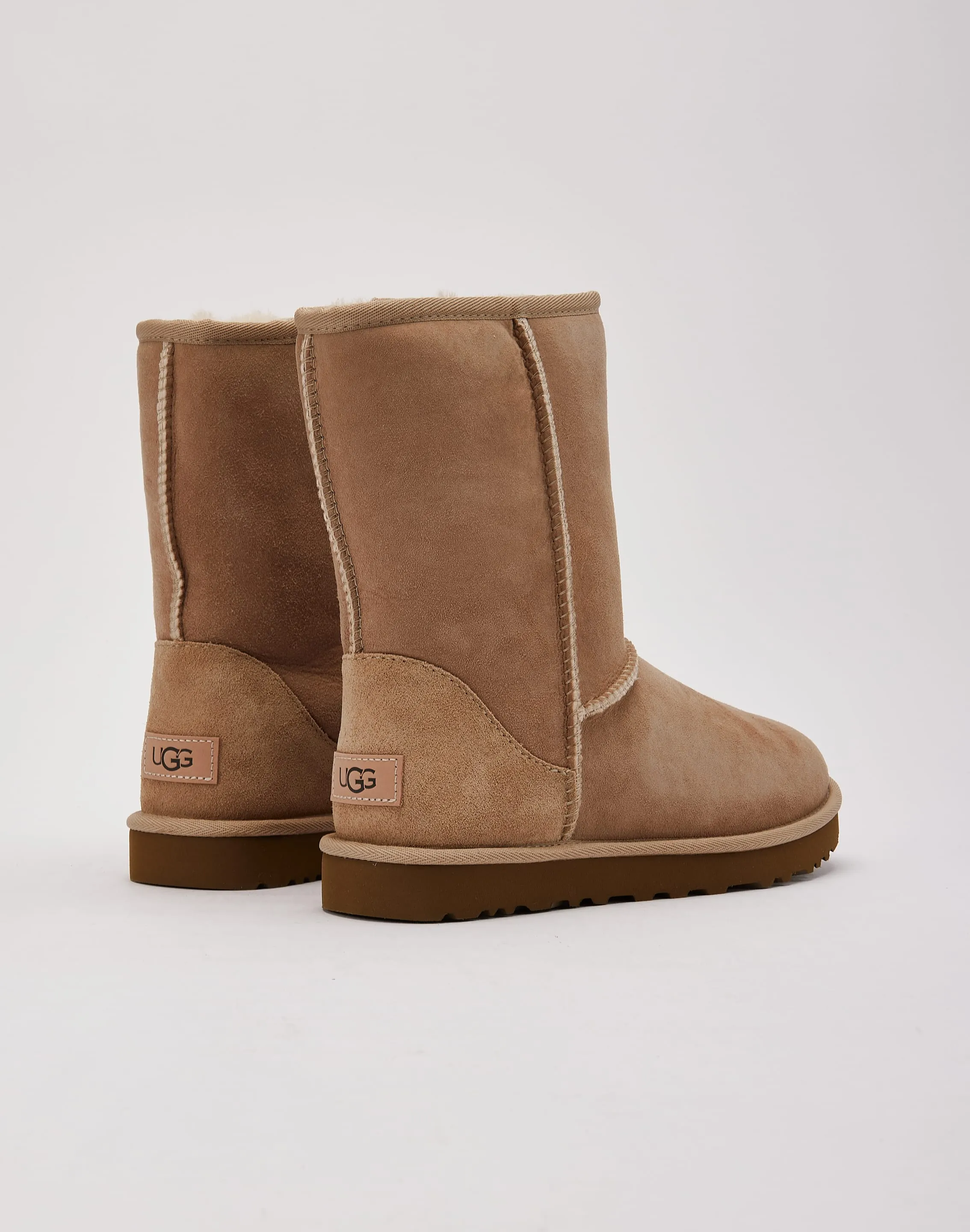 Supportive Outdoor Footwear Sunny Mood UGG Classic Short II Boots