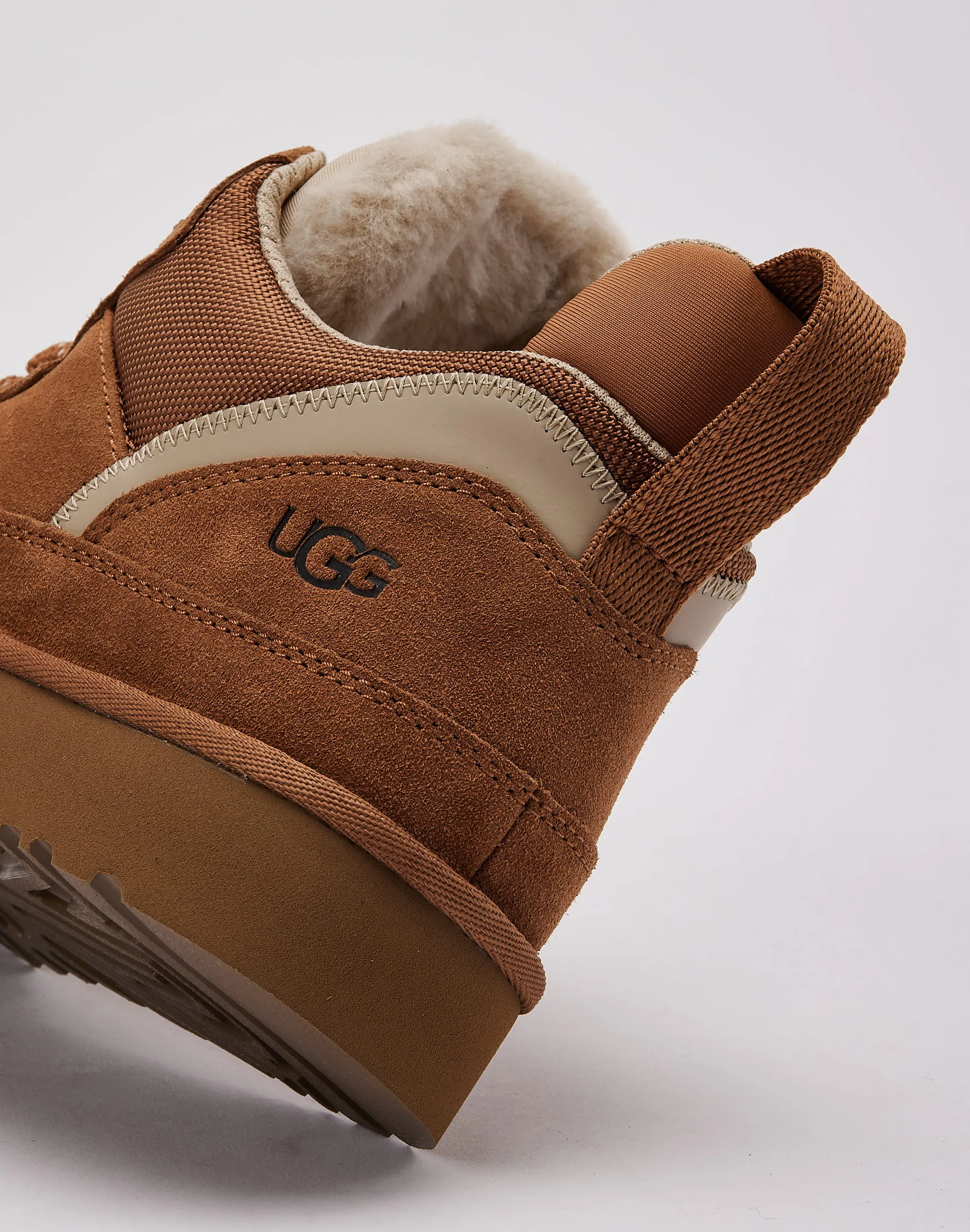 Relaxed Walk Purple Soft UGG Lowmel