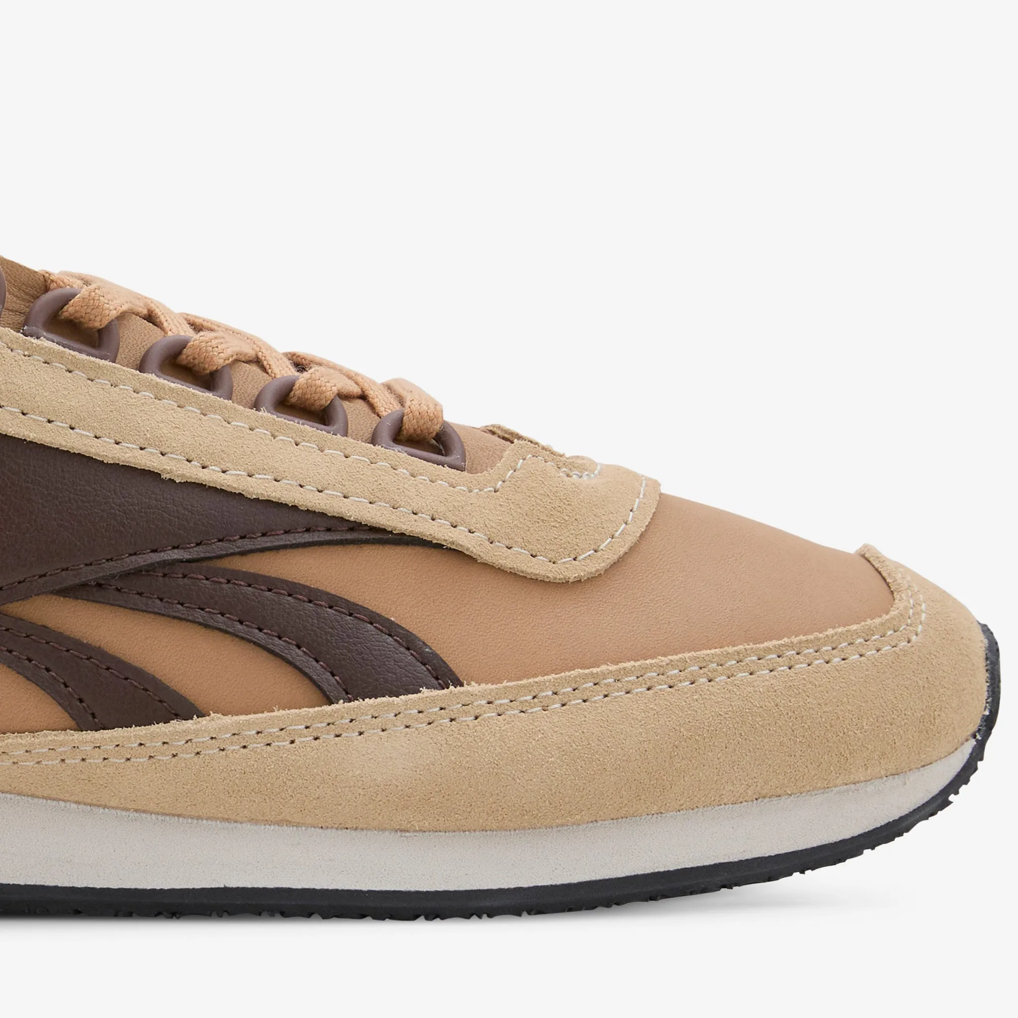 Camargue Camel | Campus Brown | Grit Gold Turn Step