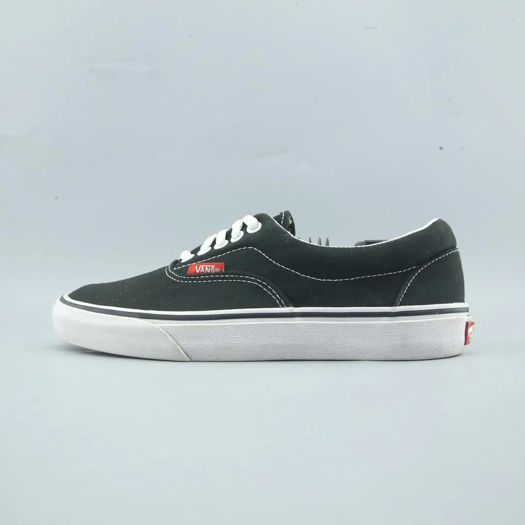 Weekend Ready VANS AUTHENTIC