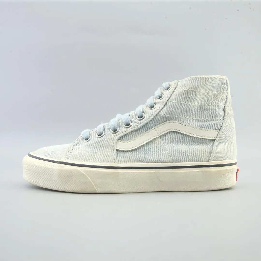 Minimalist Outfit VANS SK8-HI