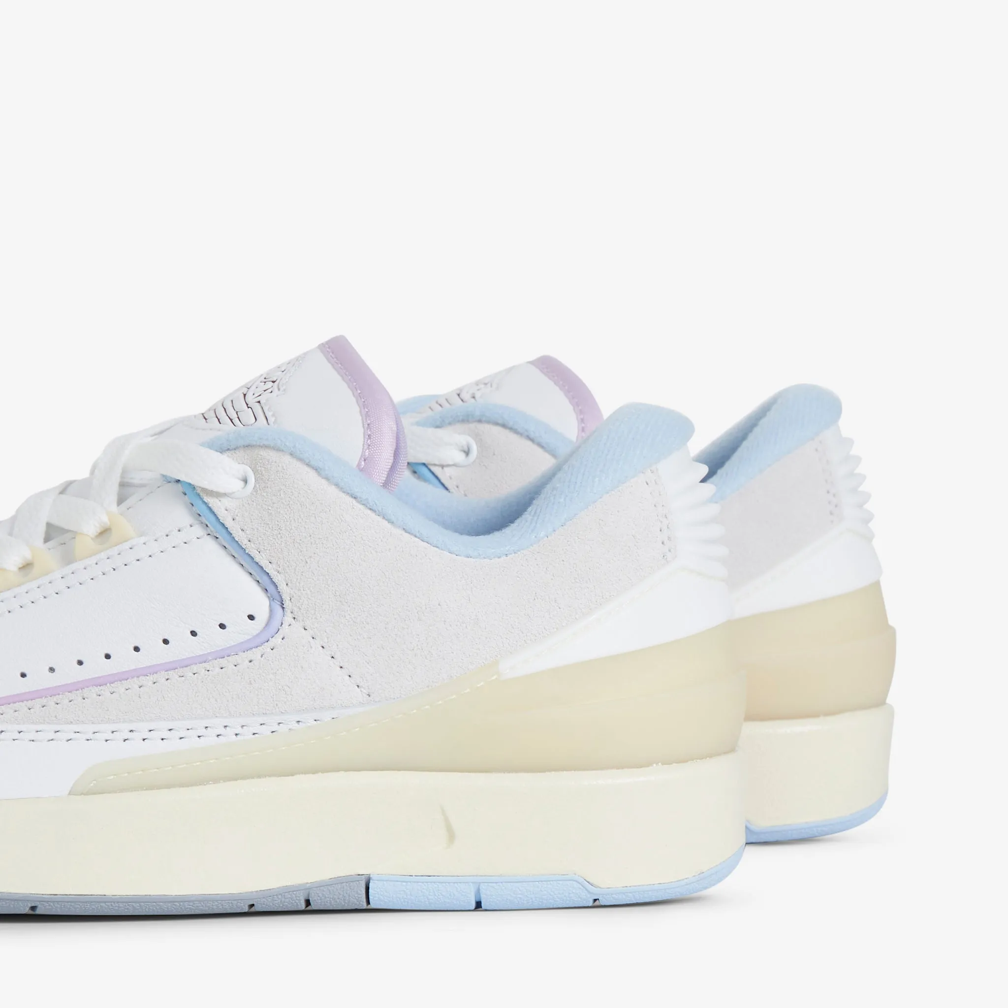 Indoor Walk Women's Air Jordan 2 Retro Low Summit White | Varsity Red | Ice Blue