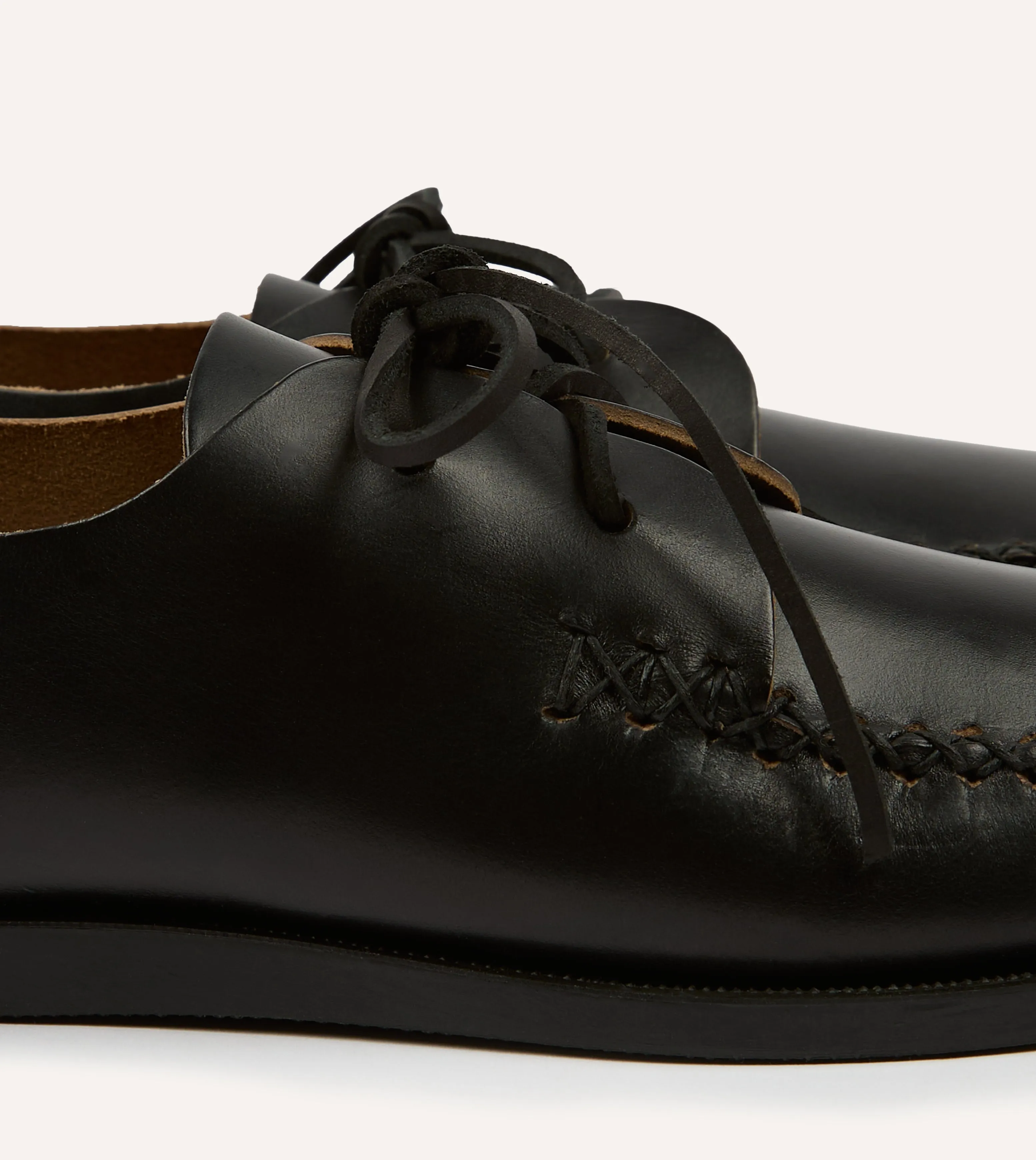 Roomy Yuketen Black Two-Piece Oxford with Camp Sole